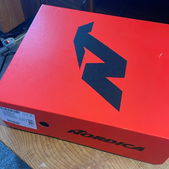 NEW STILL IN BOX NORDICA SKI BOOTS - Picture 3 of 6